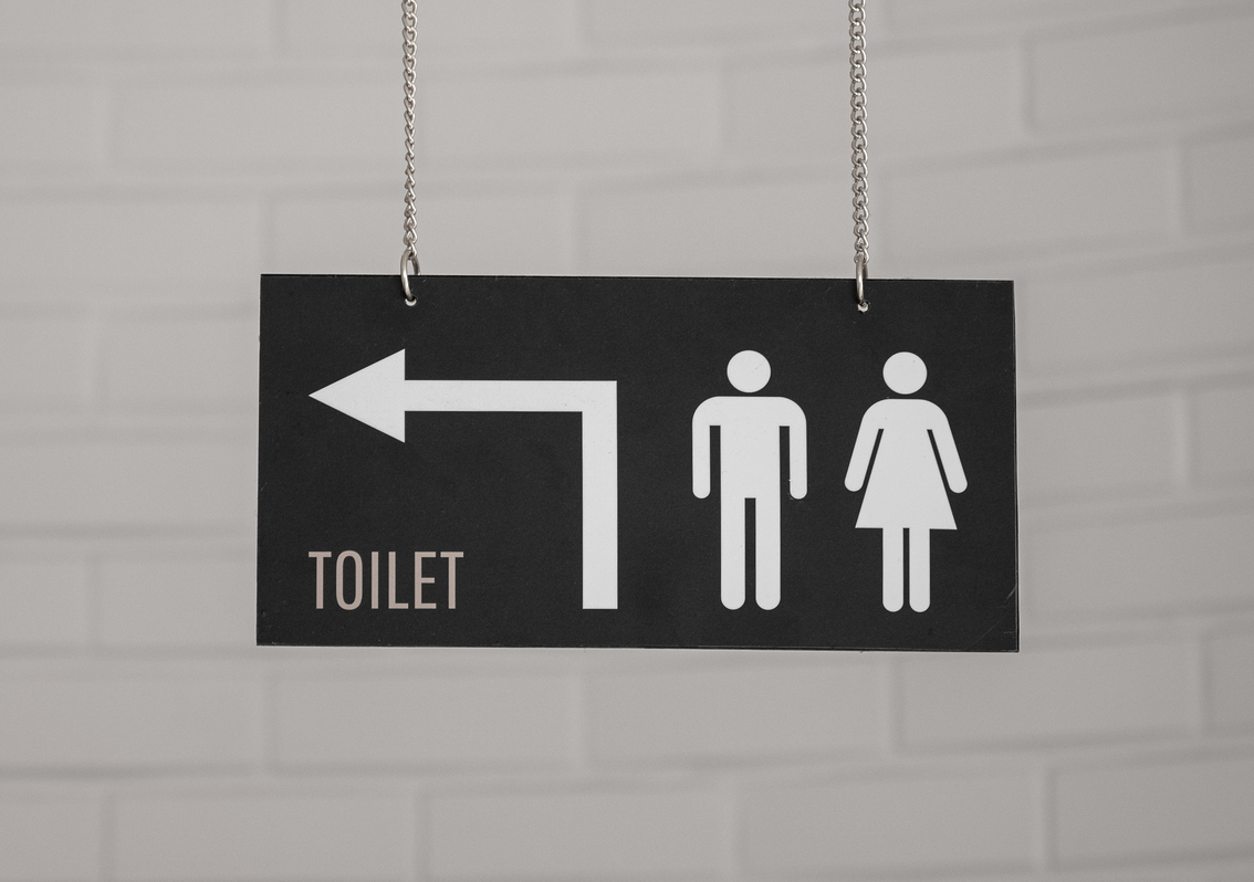 iStock-1346376879 toilet sign